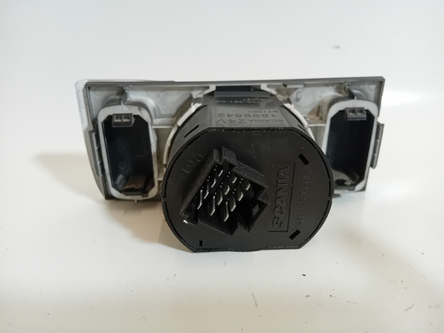 BOTÃO/INTERRUPTOR SCANIA P,G,R,T - series | 03 -  Imagem-2