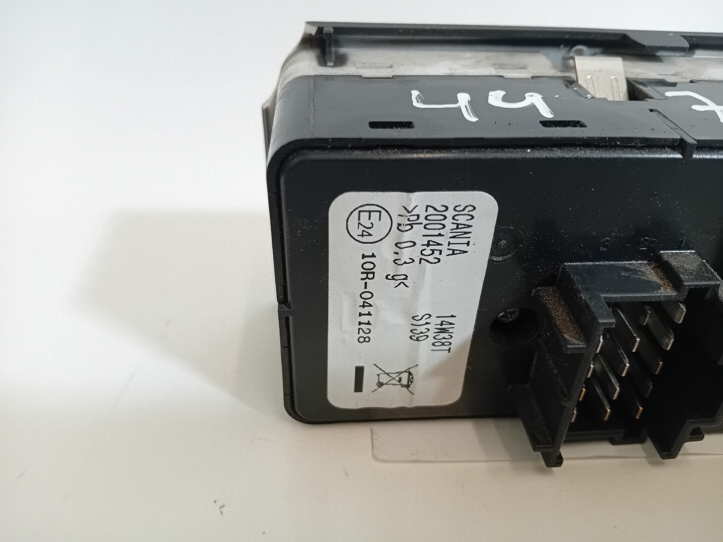 BOTÃO/INTERRUPTOR SCANIA P,G,R,T - series | 03 -  Imagem-3