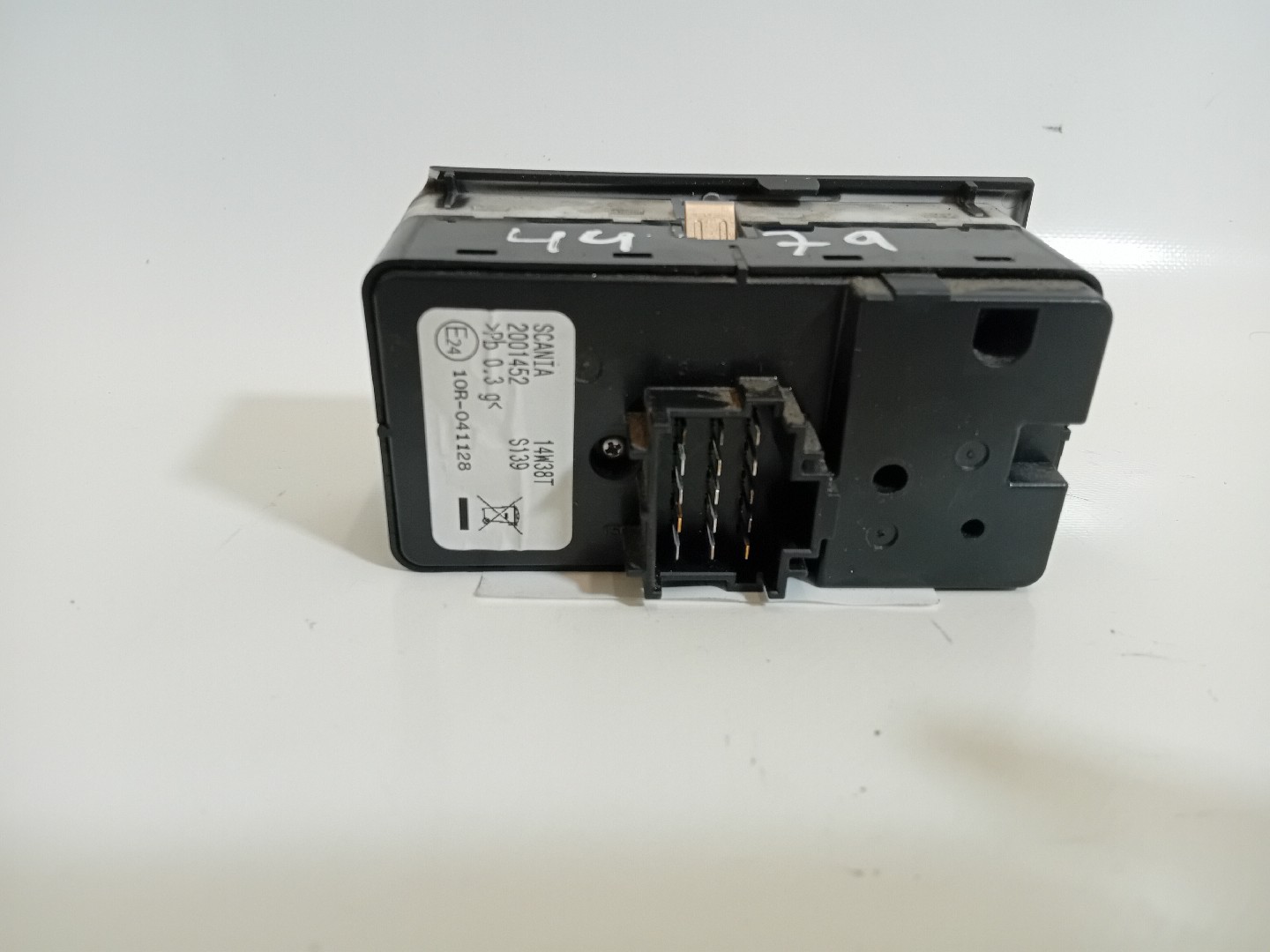 BOTÃO/INTERRUPTOR SCANIA P,G,R,T - series | 03 -  Imagem-2