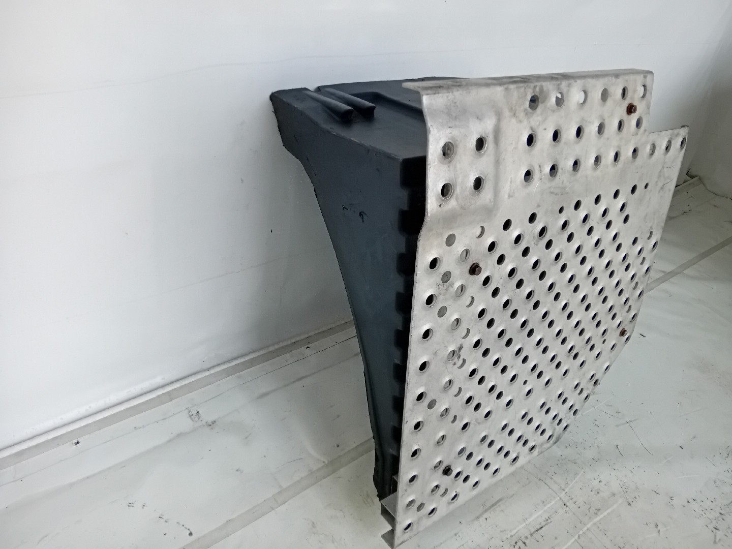 Tampa de Baterias  SCANIA P,G,R,T - series | 03 -  Imagem-1