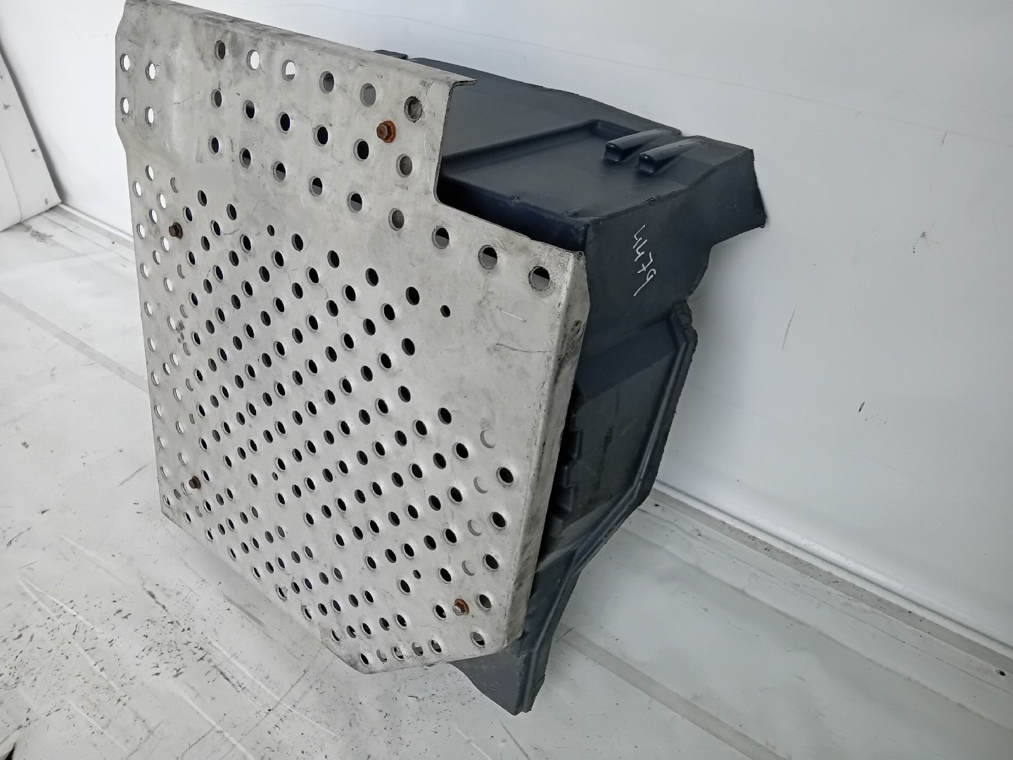 Tampa de Baterias  SCANIA P,G,R,T - series | 03 -  Imagem-2