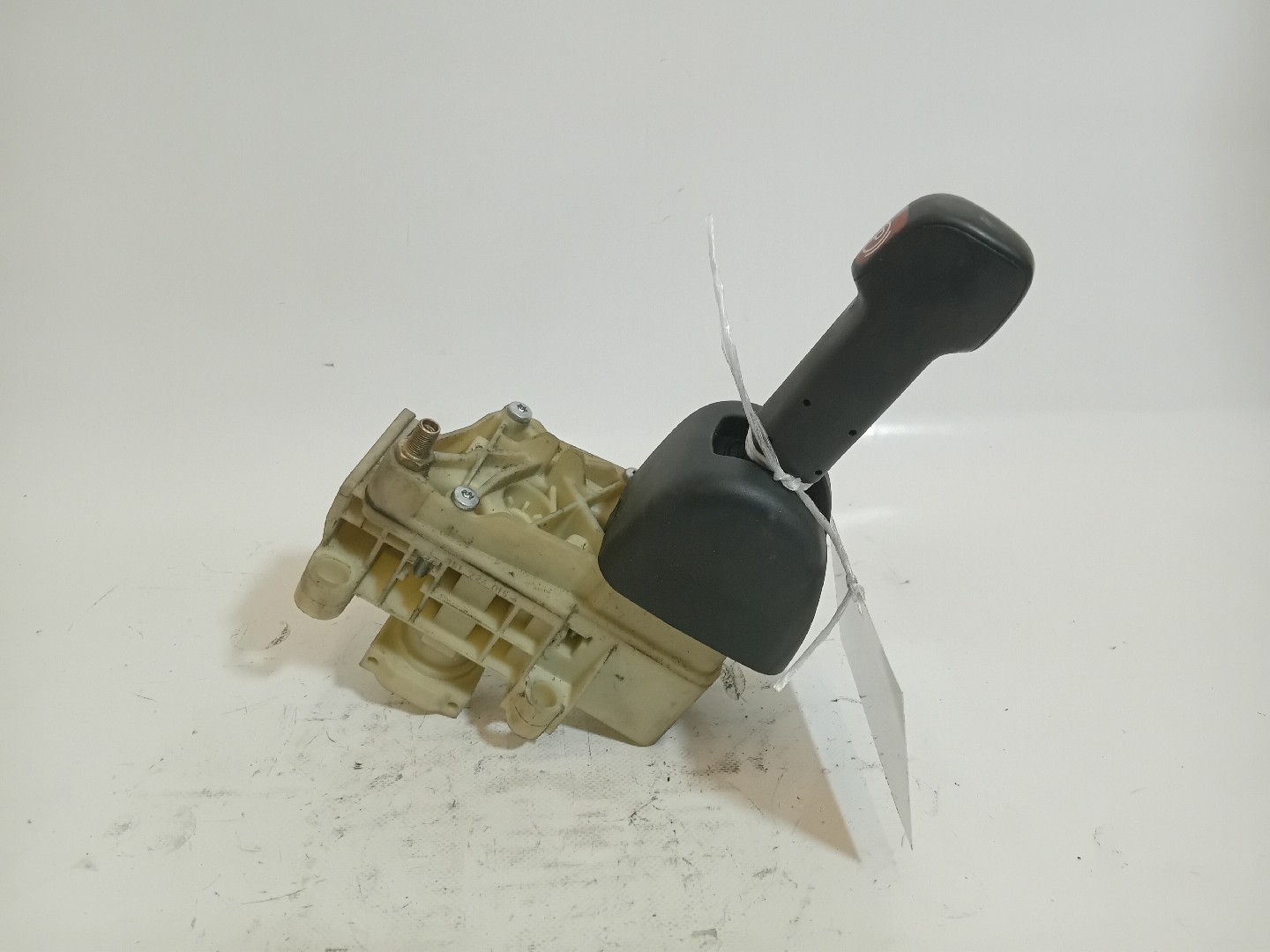 TRAVÃO DE MÃO SCANIA P,G,R,T - series | 03 -  Imagem-1