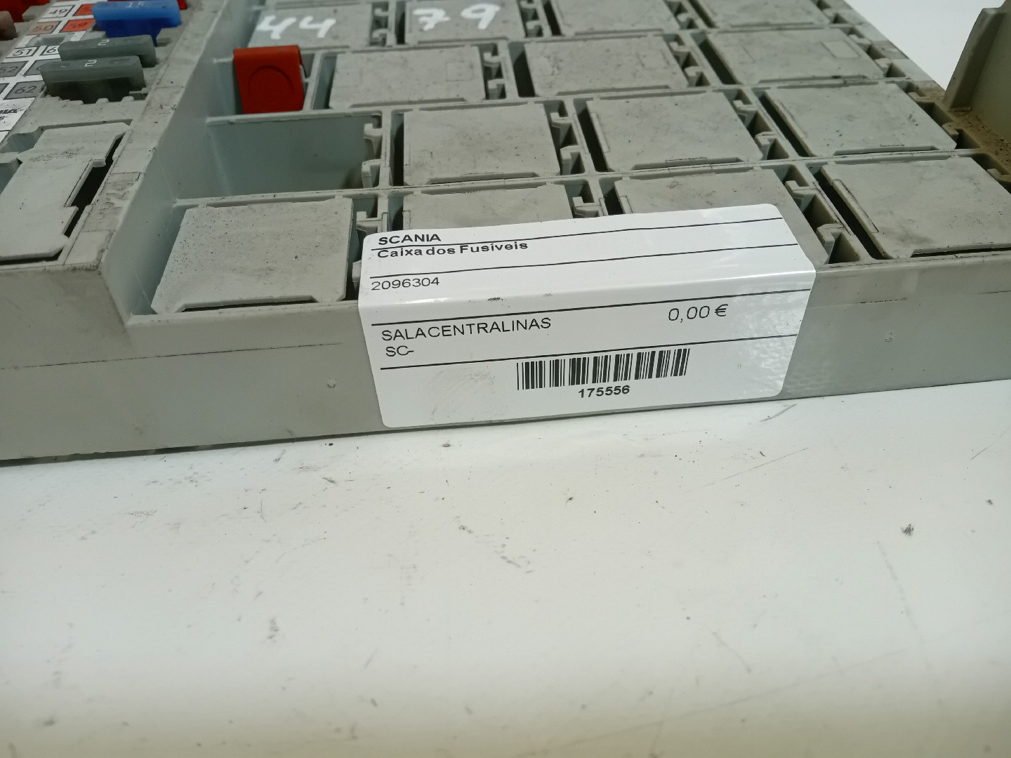 Caixa dos Fusíveis SCANIA P,G,R,T - series | 03 -  Imagem-2