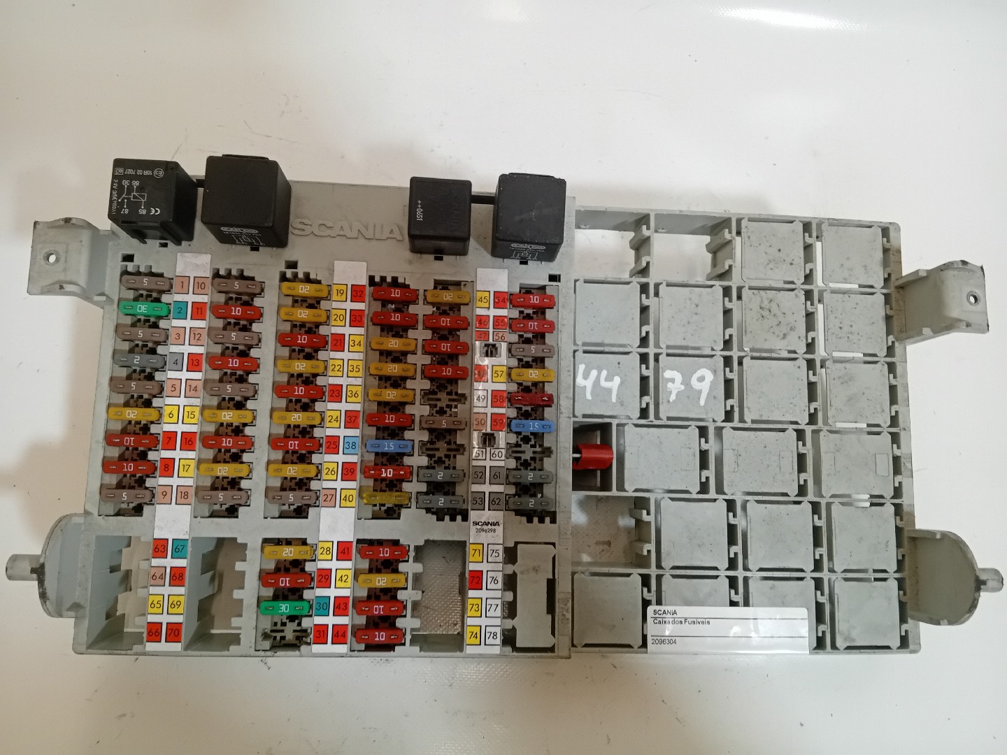 Caixa dos Fusíveis SCANIA P,G,R,T - series | 03 -  Imagem-1
