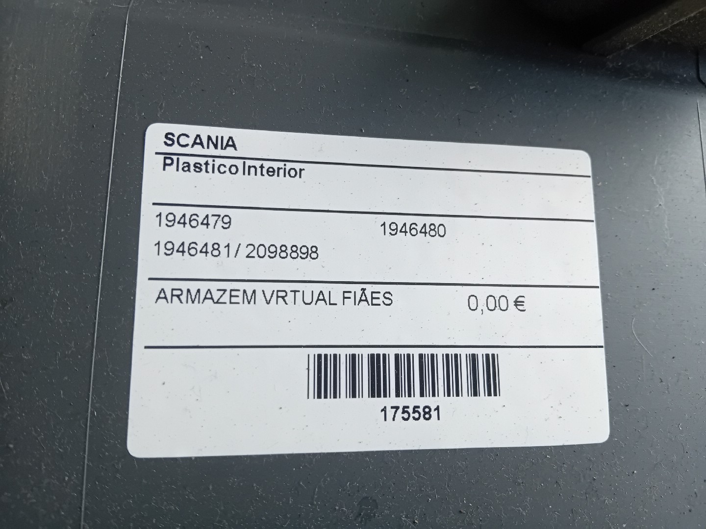 PLASTICO INTERIOR SCANIA P,G,R,T - series | 03 -  Imagem-4