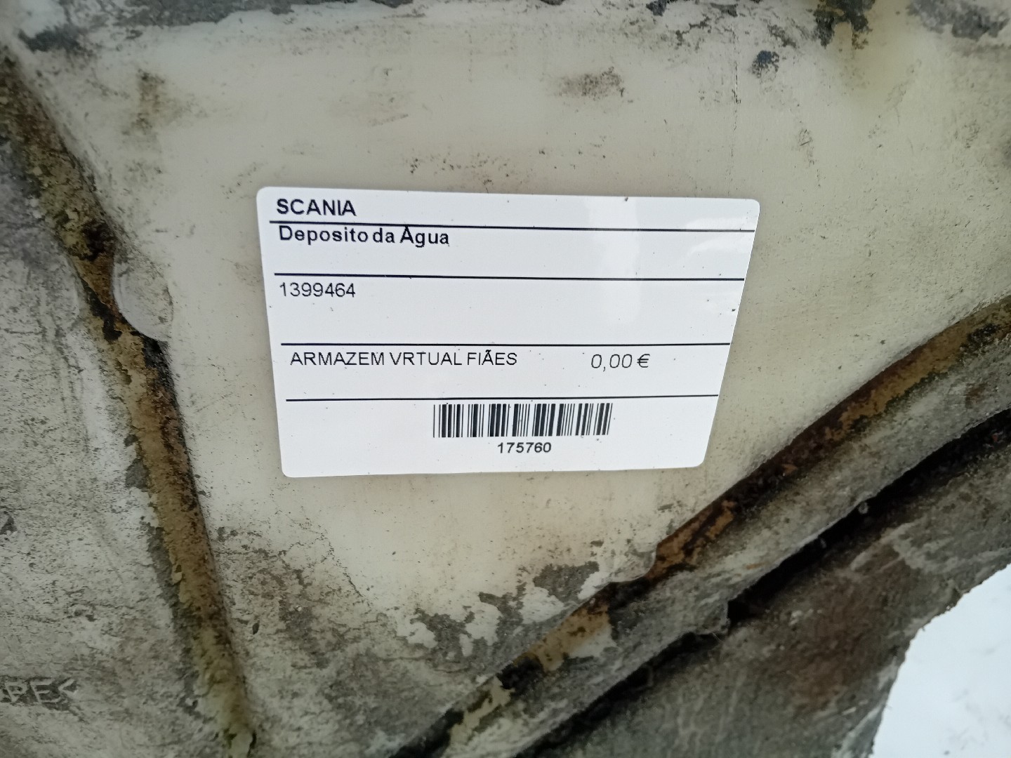 Deposito da Água SCANIA P82H  Imagem-2