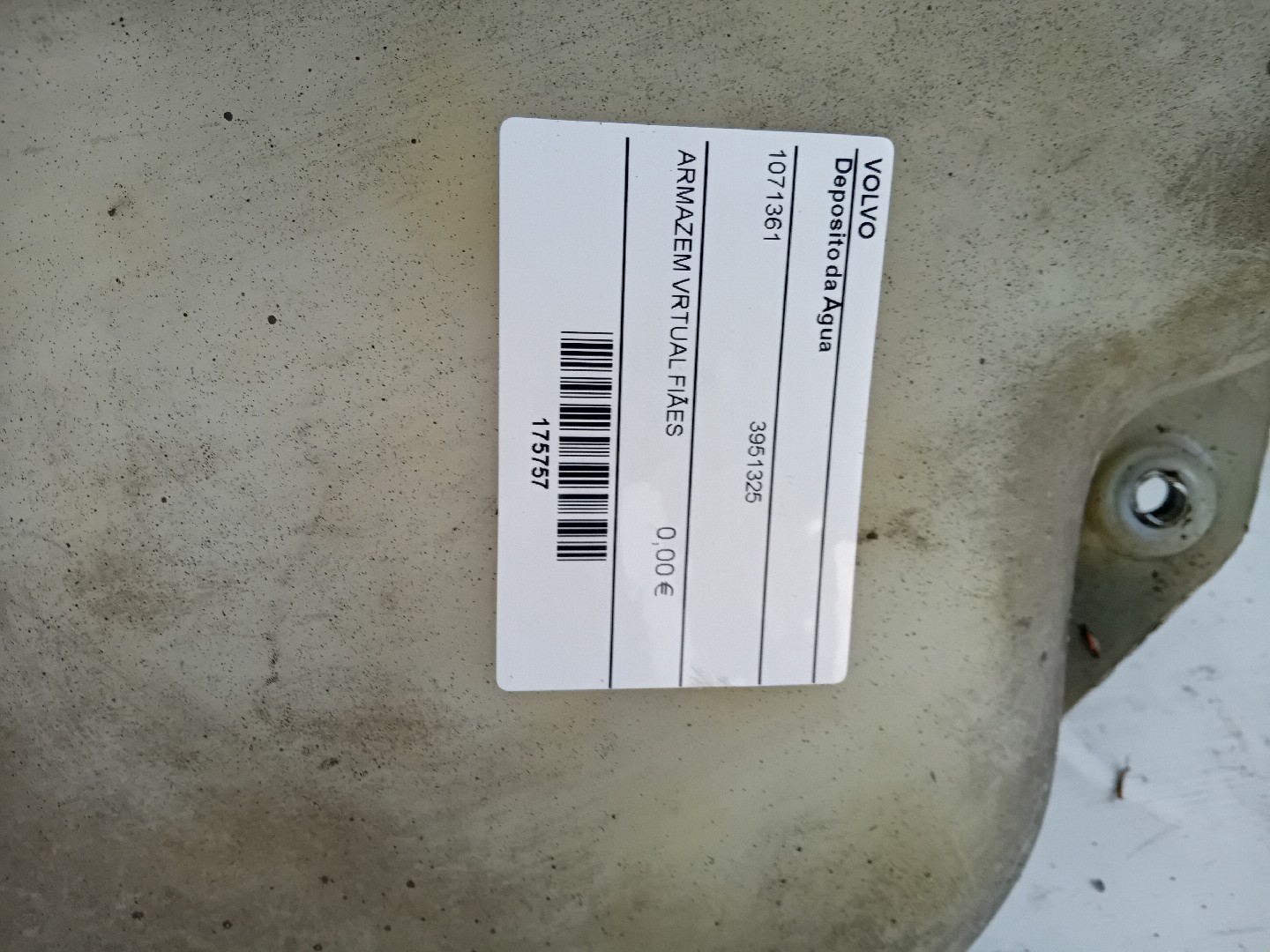 Deposito da Água VOLVO FL 6 | 85 - 00 Imagem-2