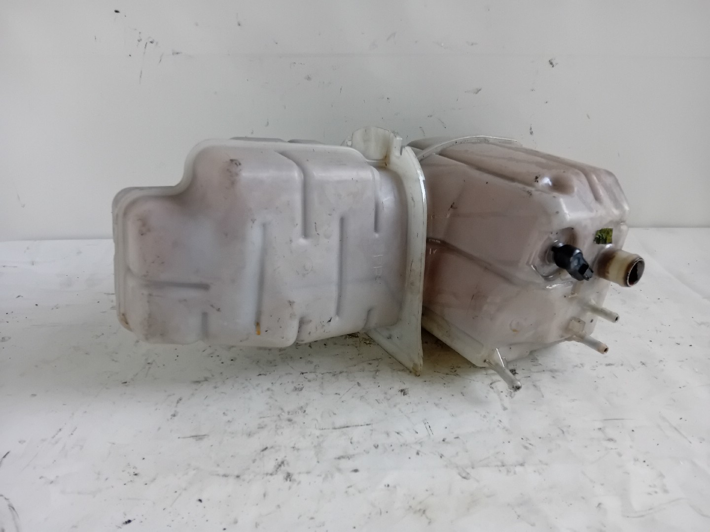 Deposito da Água SCANIA P,G,R,T - series | 03 -  Imagem-3