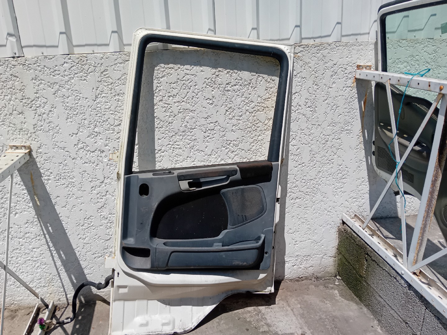 Front Door Right  SCANIA P,G,R,T - series | 03 -  Imagem-1