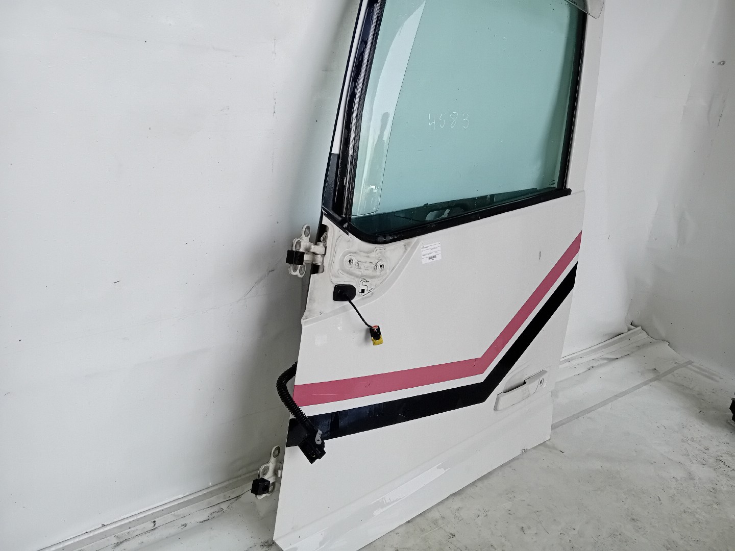 Front Door Left  VOLVO FH (4) Facelift 2020 Imagem-1