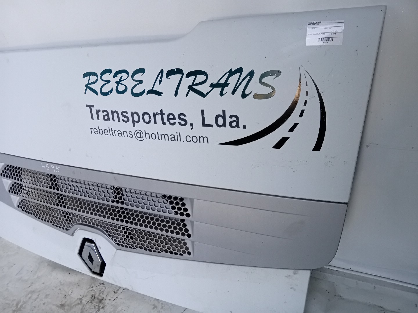 Grelha da Frente RENAULT TRUCKS Premium | 96 -  Imagem-3