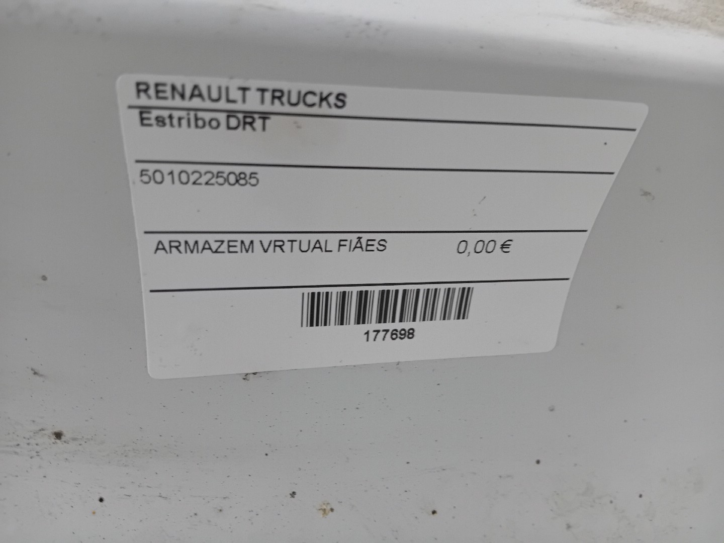Estribo DRT RENAULT TRUCKS Premium | 96 -  Imagem-4