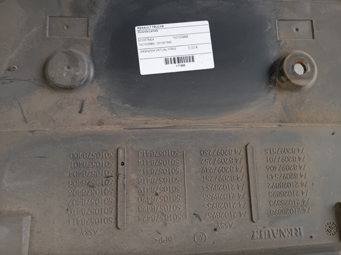 Guarda Lamas RENAULT TRUCKS Premium | 96 -  Imagem-5