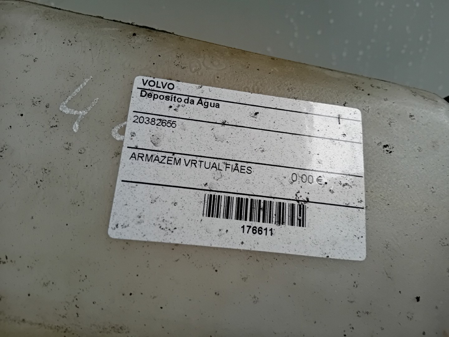 Deposito da Água VOLVO FH | 05 -  Imagem-3