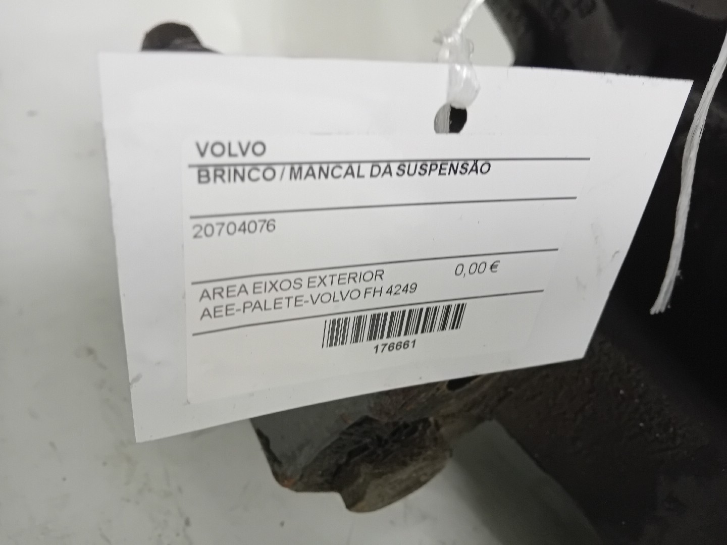 BRINCO / MANCAL DA SUSPENSÃO VOLVO FH | 05 -  Imagem-3