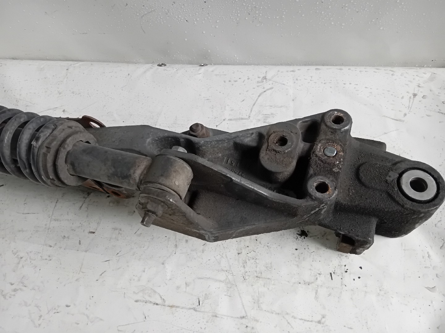 Braço suspensão de cabine  VOLVO FH | 05 -  Imagem-2