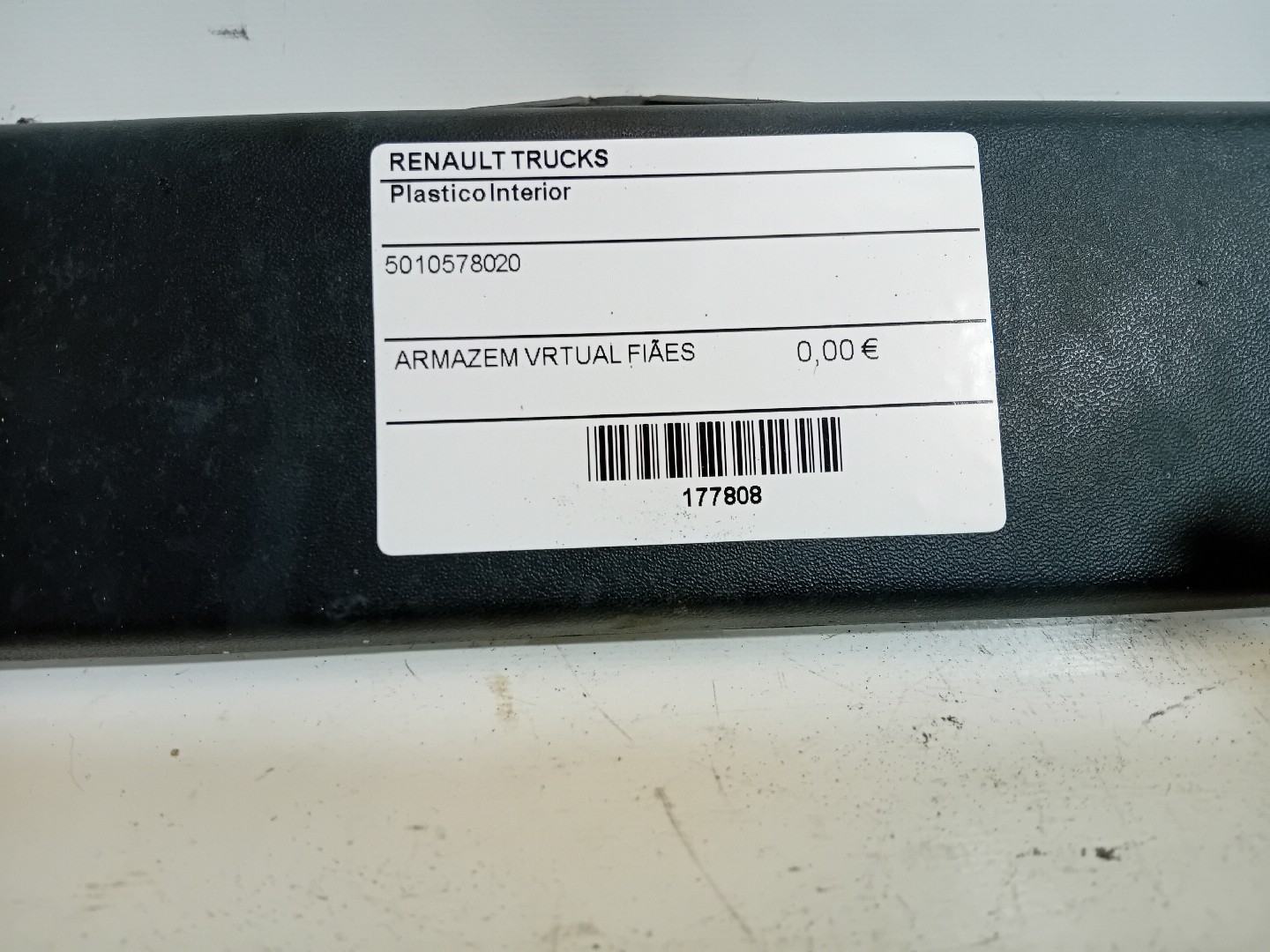 PLASTICO INTERIOR RENAULT TRUCKS Premium | 96 -  Imagem-3