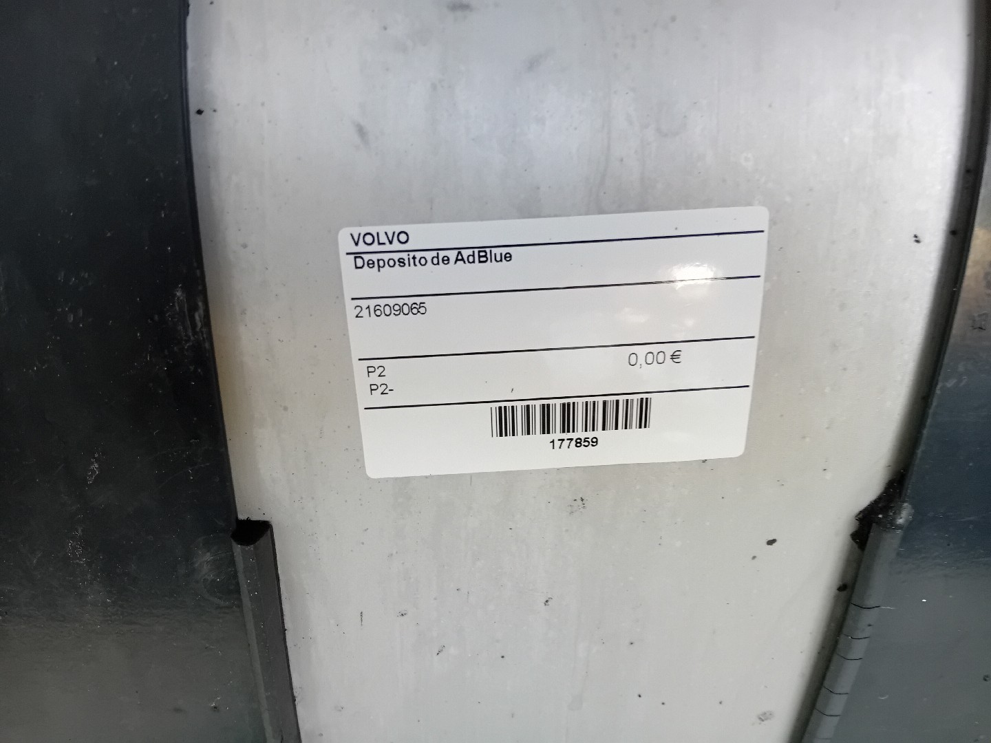 Deposito de AdBlue VOLVO FH | 05 -  Imagem-5