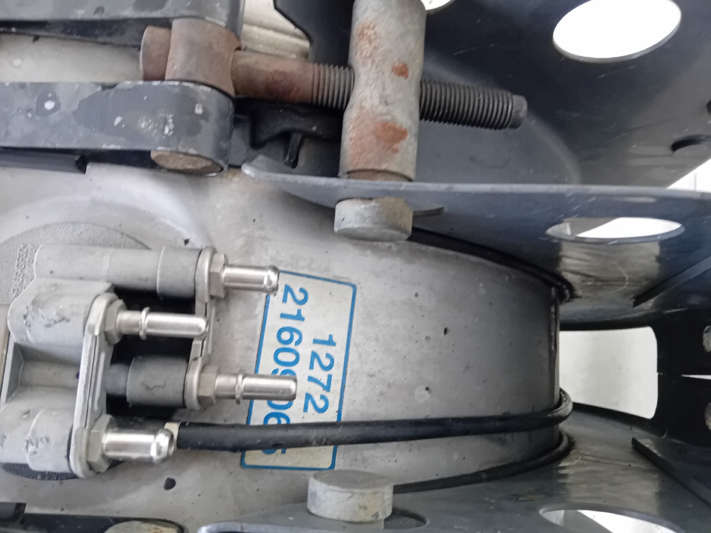 Deposito de AdBlue VOLVO FH | 05 -  Imagem-4