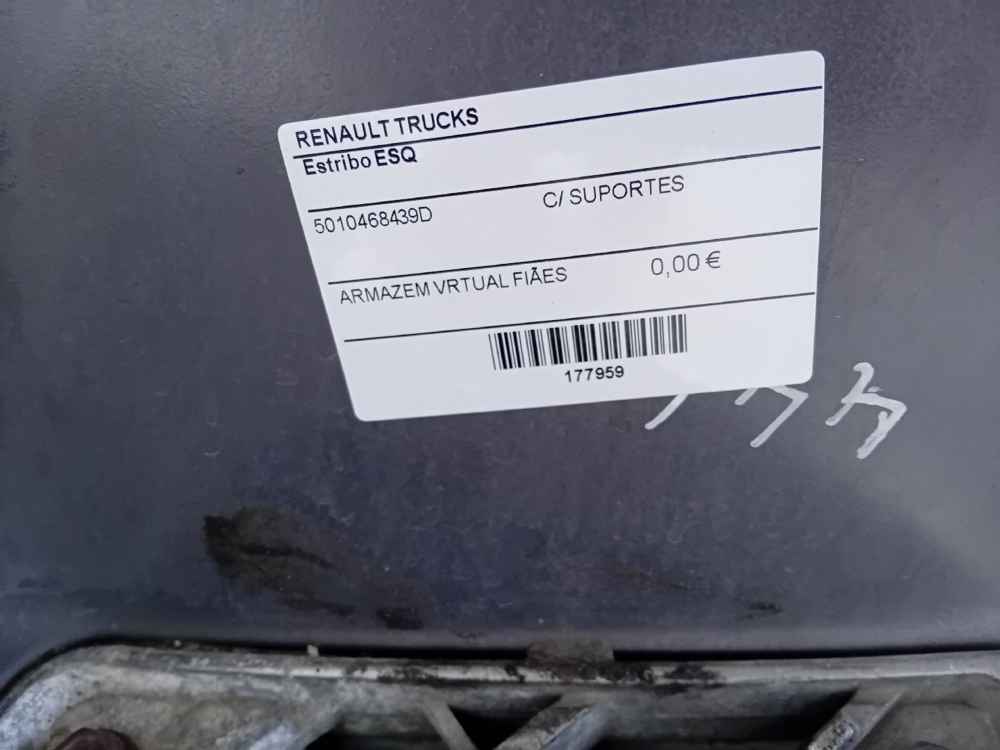 Estribo ESQ RENAULT TRUCKS Midlum | 00 -  Imagem-6
