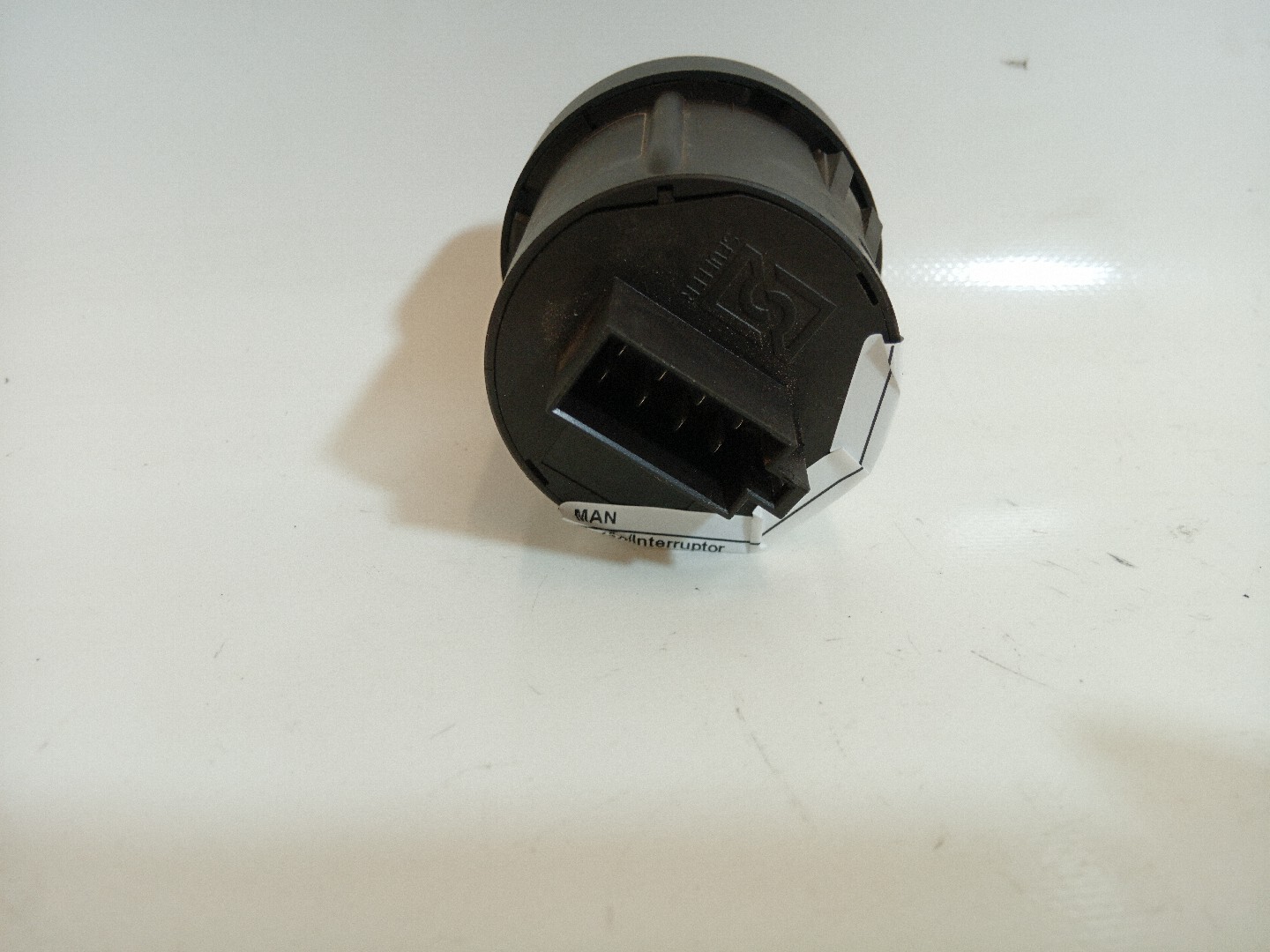 BOTÃO/INTERRUPTOR MAN TGX | 07 -  Imagem-4