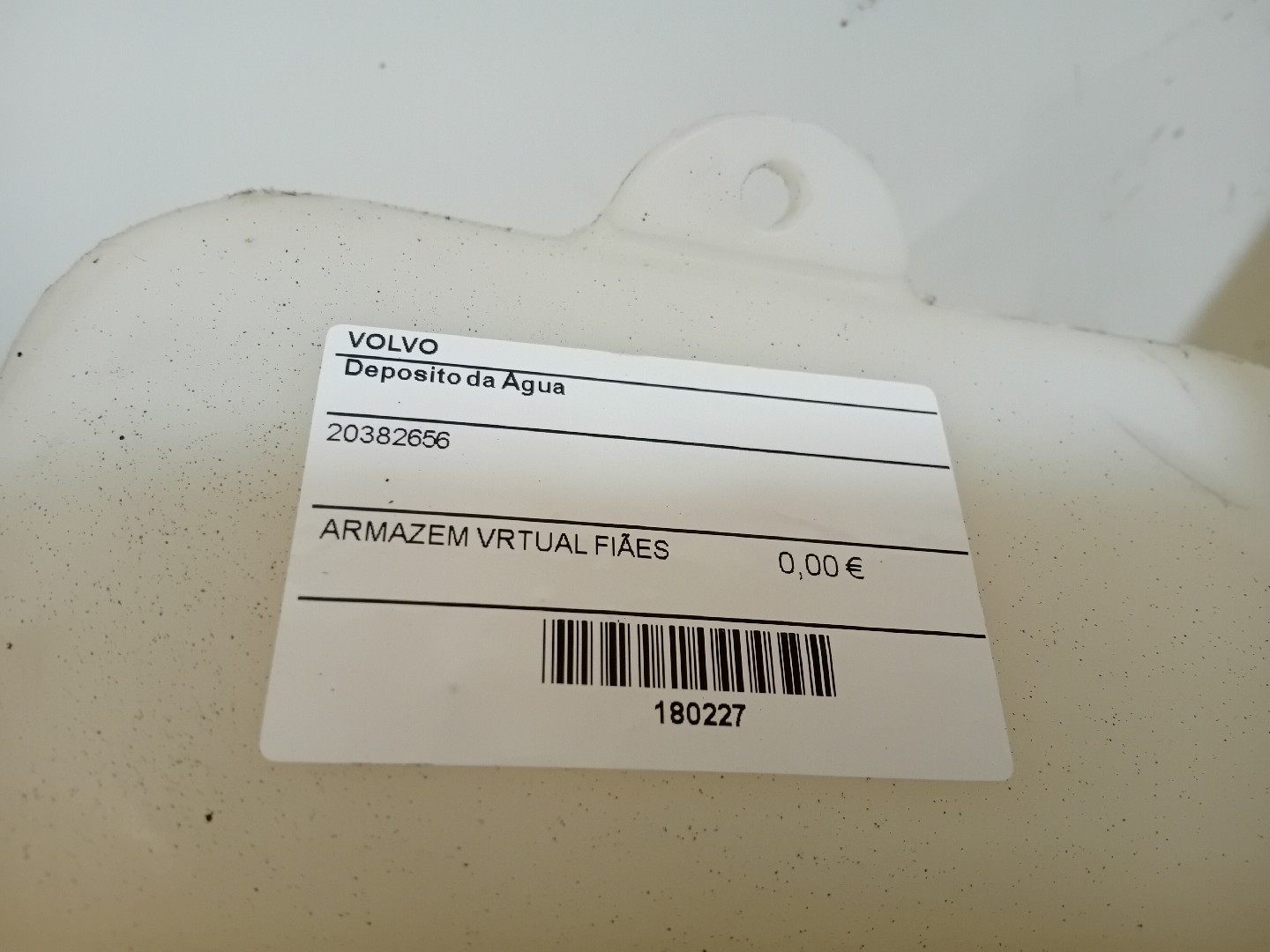 Deposito da Água VOLVO FH | 05 -  Imagem-3