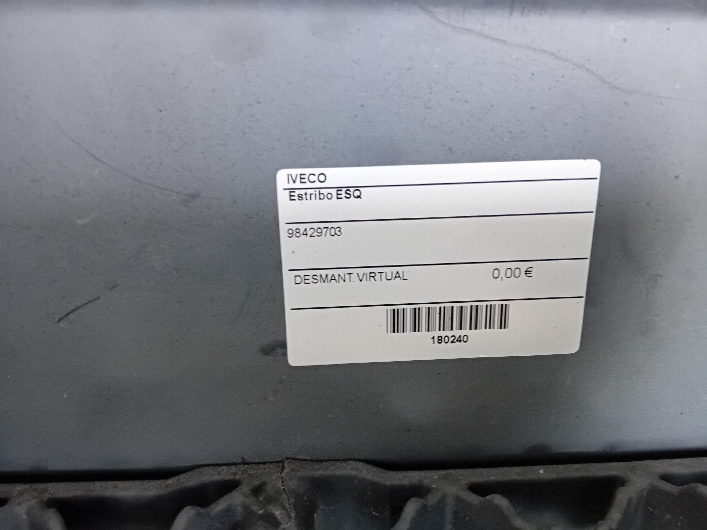 Estribo ESQ IVECO EuroTech MH | 98 -  Imagem-3