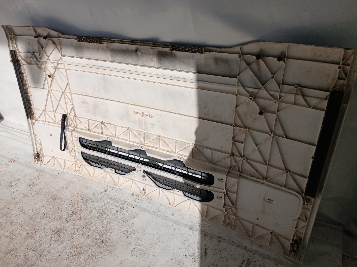 Grelha da Frente RENAULT TRUCKS Premium | 96 -  Imagem-2