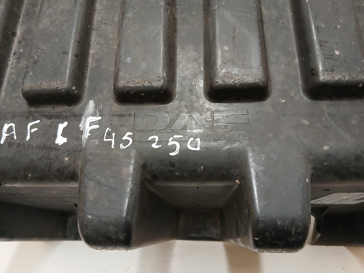 Tampa de Baterias  DAF LF 45 | 01 -  Imagem-1