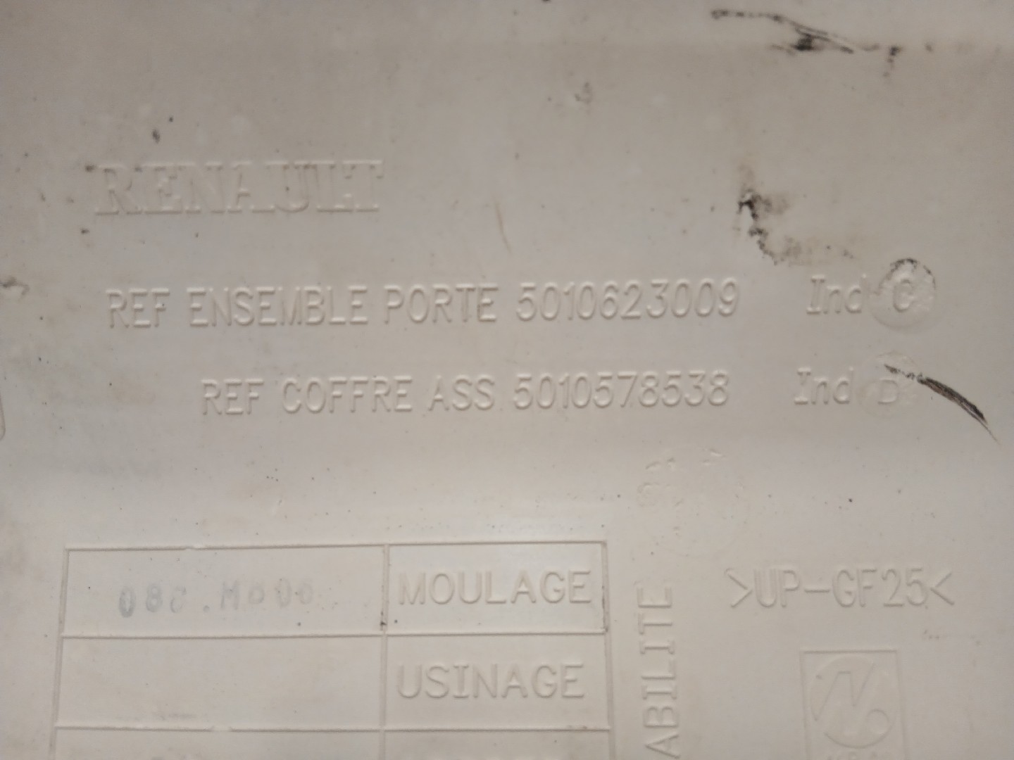Tampa da Mala RENAULT TRUCKS Premium | 96 -  Imagem-2