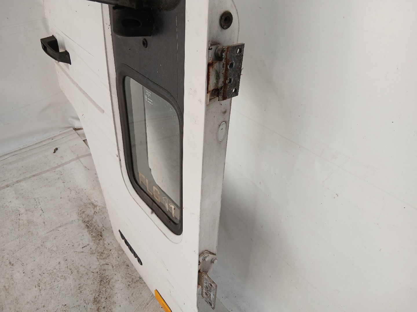Front Door Right  VOLVO FL 6 | 85 - 00 Imagem-3