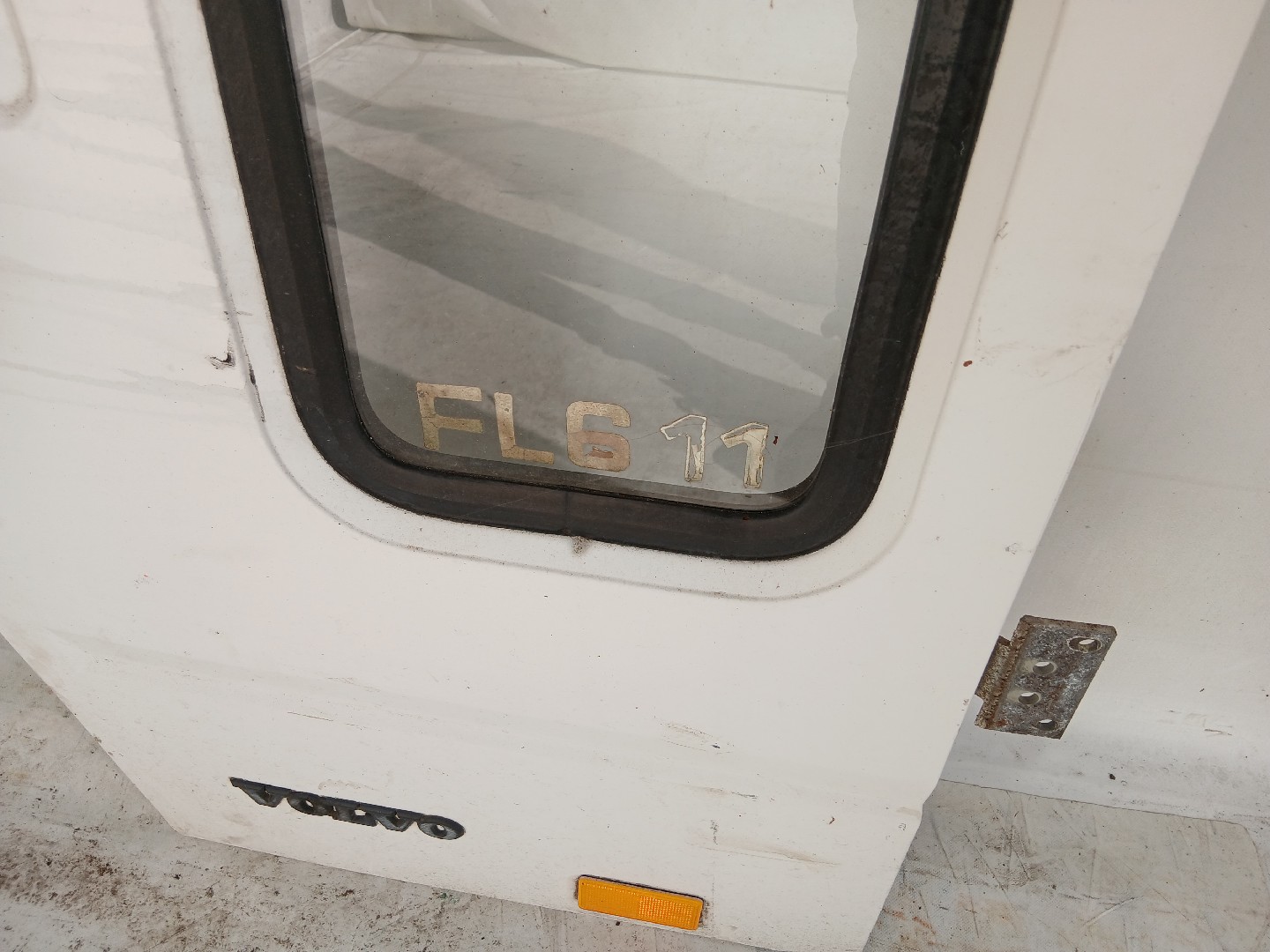 Front Door Right  VOLVO FL 6 | 85 - 00 Imagem-2
