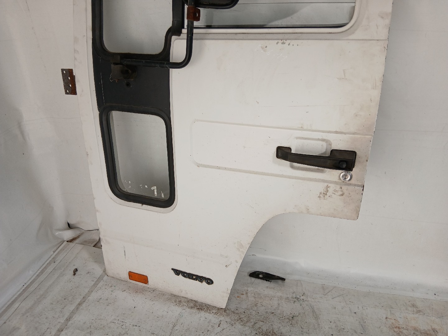 Front Door Left  VOLVO FL 6 | 85 - 00 Imagem-1