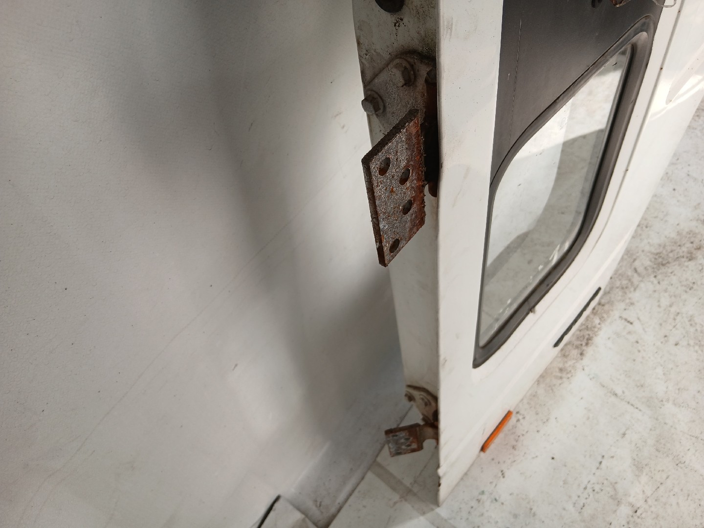 Front Door Left  VOLVO FL 6 | 85 - 00 Imagem-4