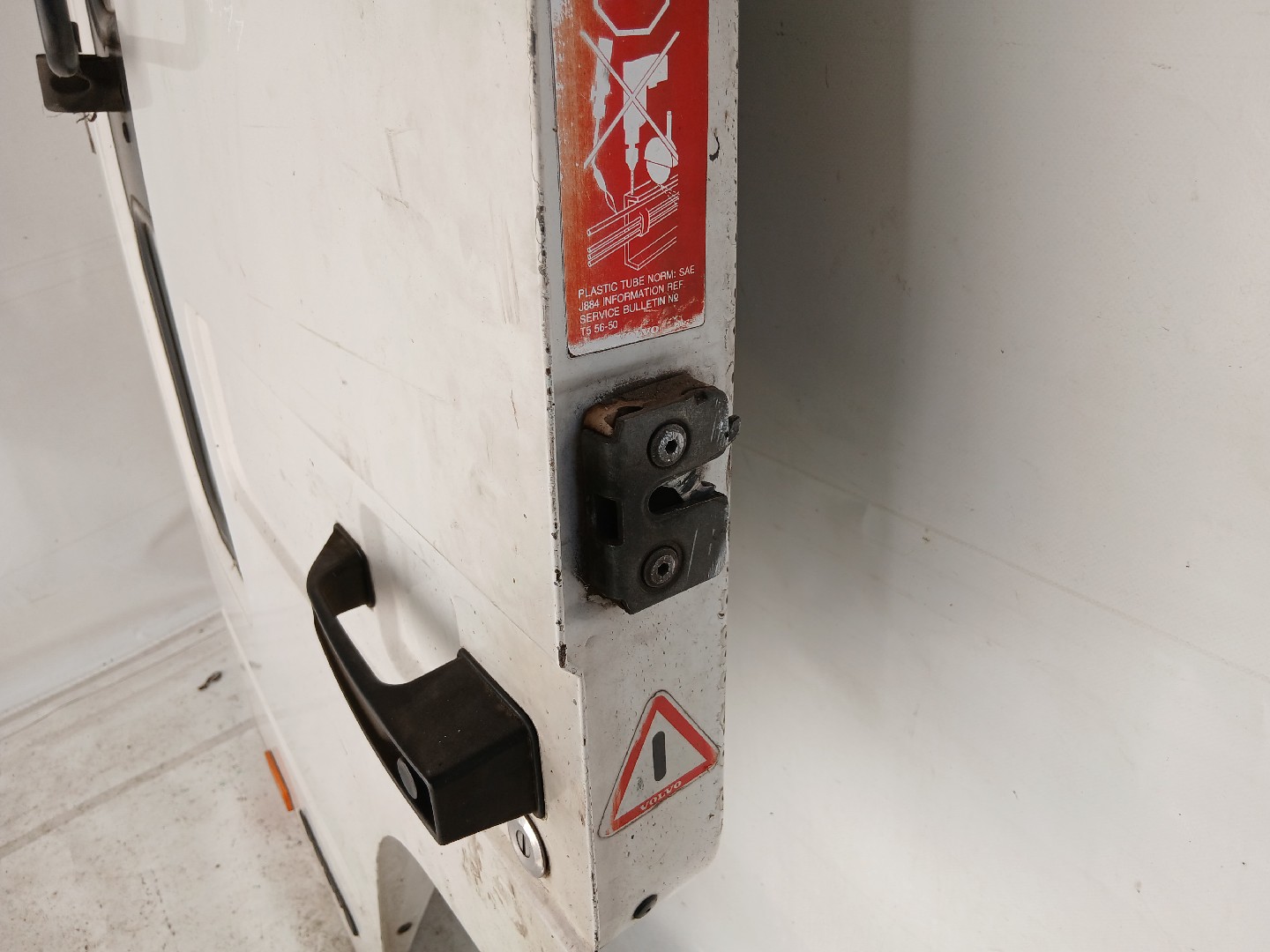 Front Door Left  VOLVO FL 6 | 85 - 00 Imagem-5