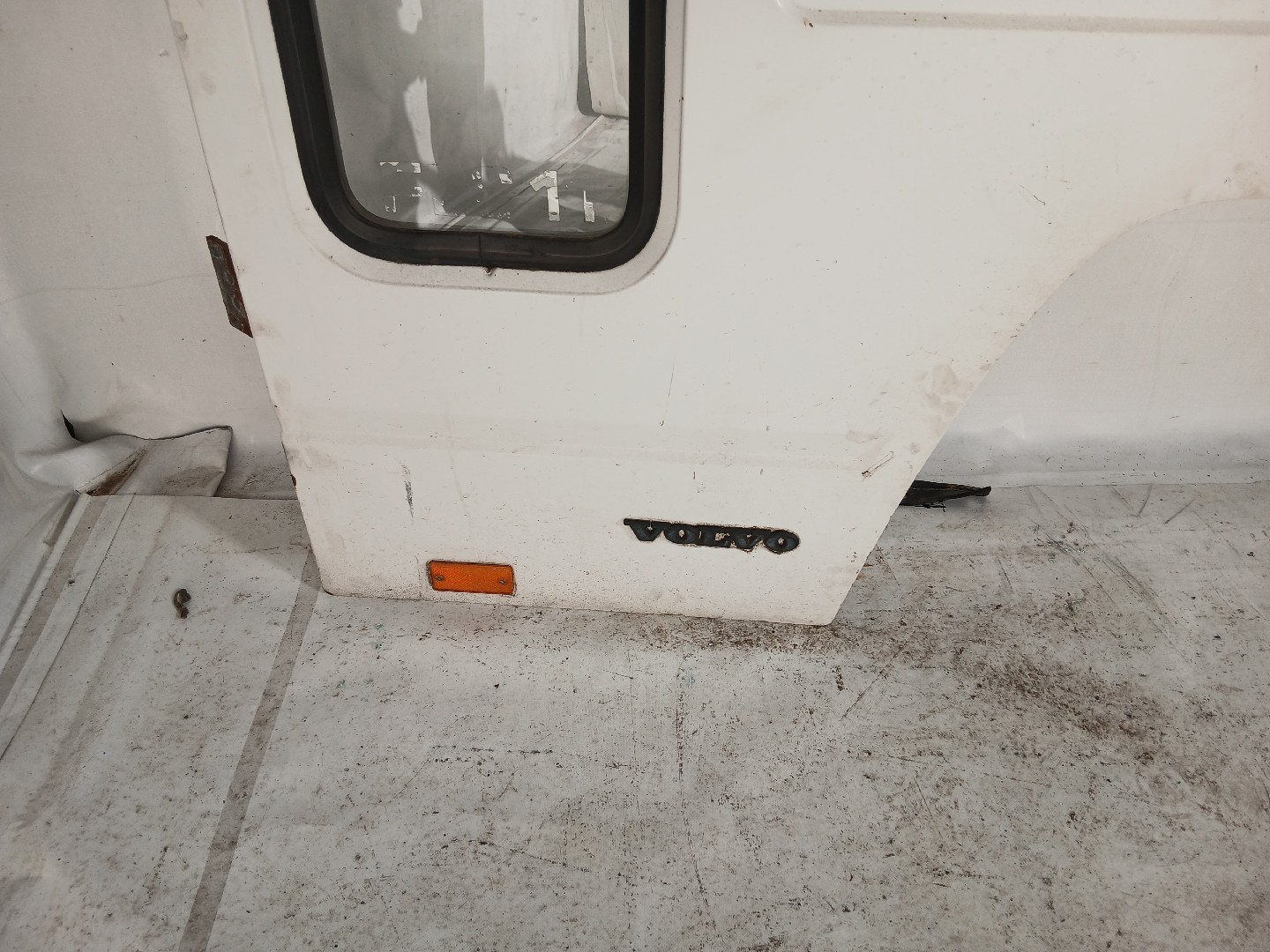 Front Door Left  VOLVO FL 6 | 85 - 00 Imagem-3