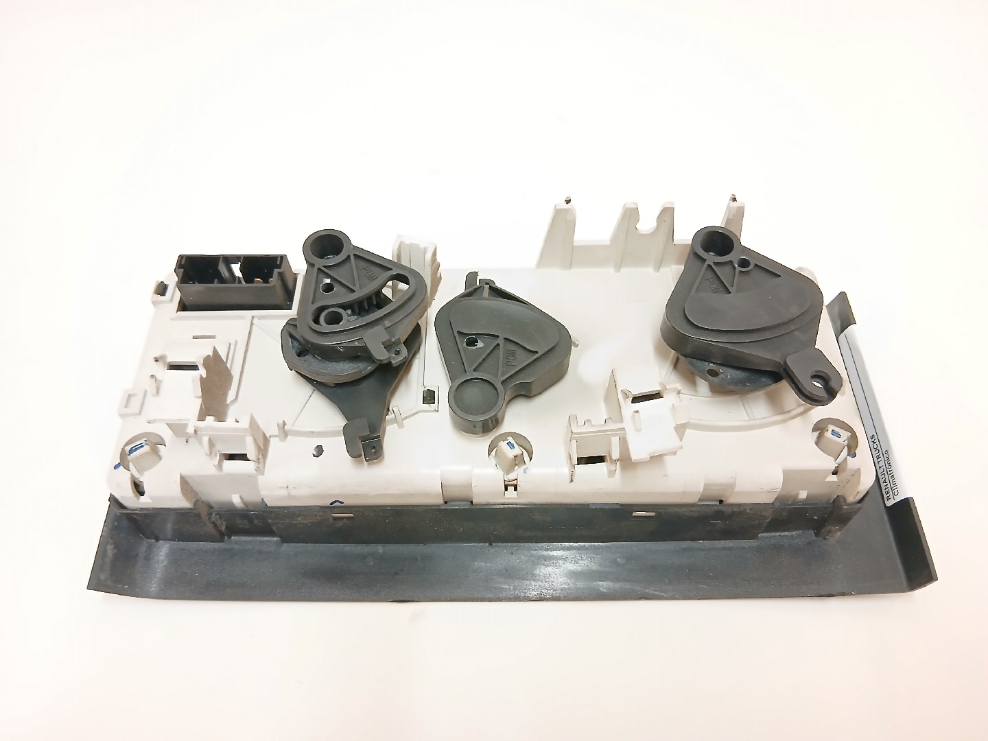 CLIMATRONICO RENAULT TRUCKS Midlum | 00 -  Imagem-2