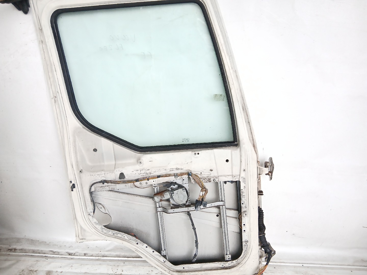 Porta Frente Esq VOLVO FL | 00 -  Imagem-4