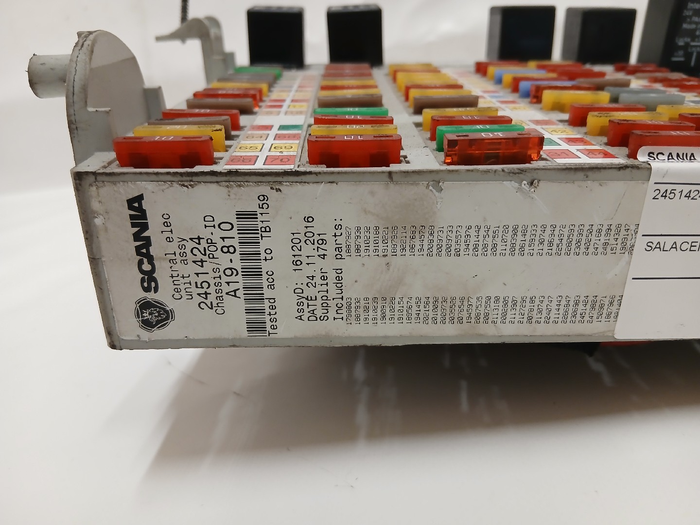 Caixa dos Fusíveis SCANIA P,G,R,T - series | 03 -  Imagem-2