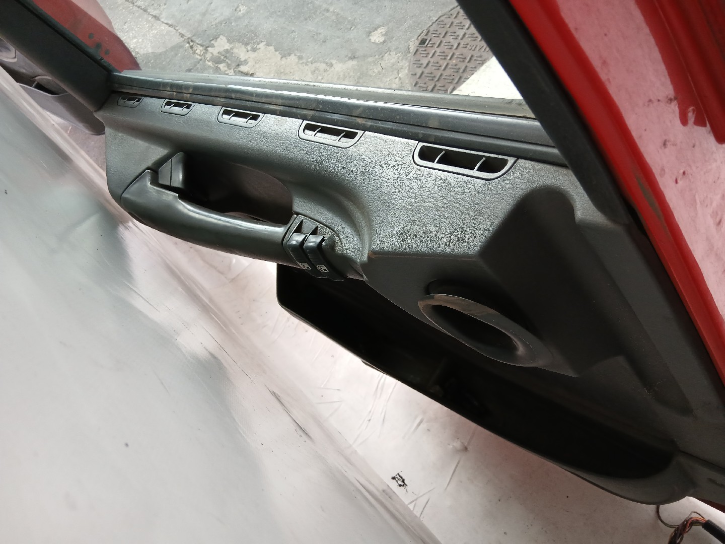 Porta Frente Esq SCANIA P,G,R,T - series | 03 -  Imagem-2