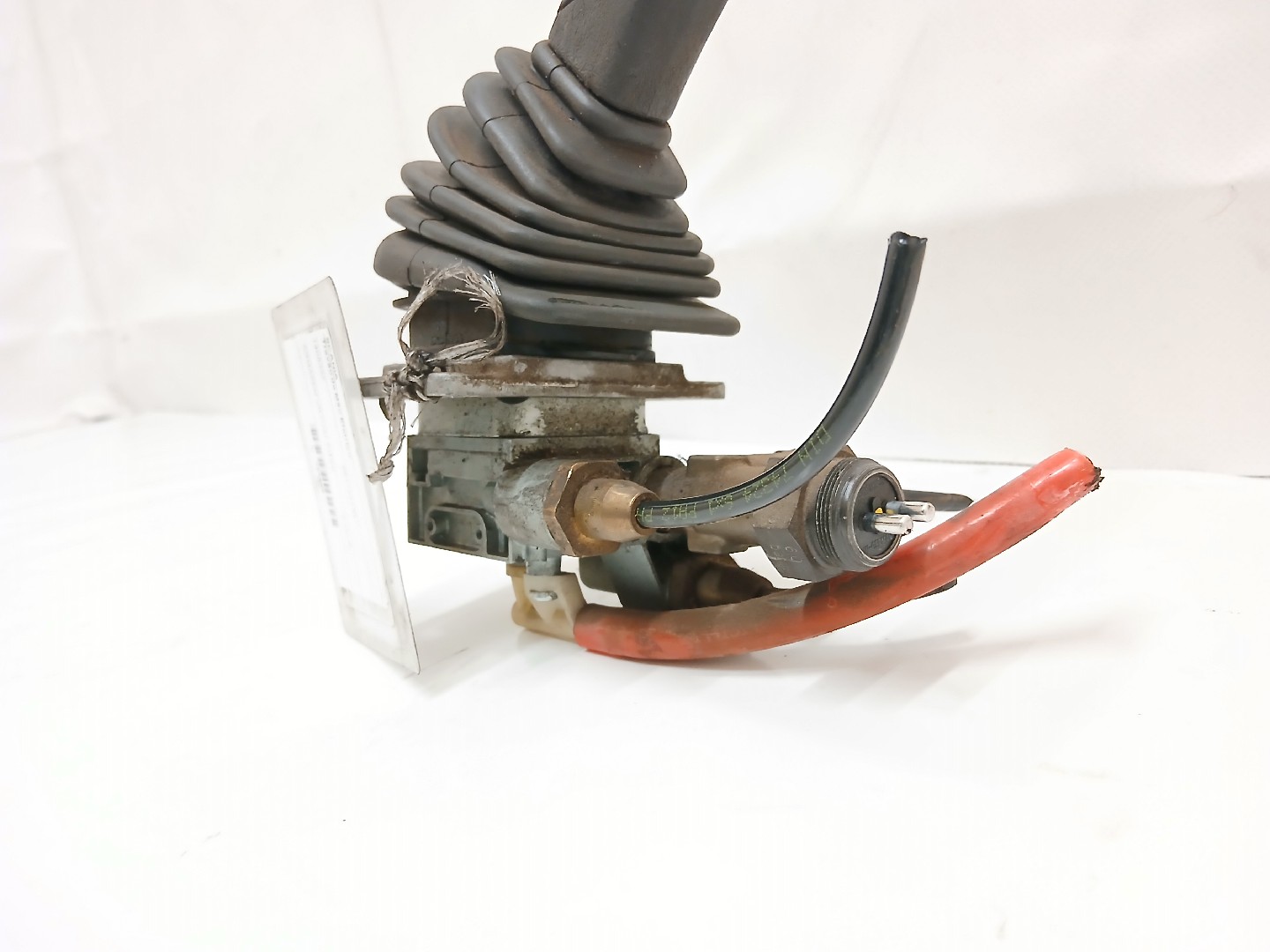 TRAVAO DE MAO ELETRICO SCANIA P,G,R,T - series | 03 -  Imagem-1