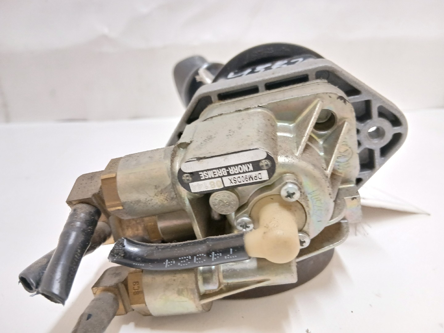 TRAVÃO DE MÃO DAF XF 105 | 05 -  Imagem-2