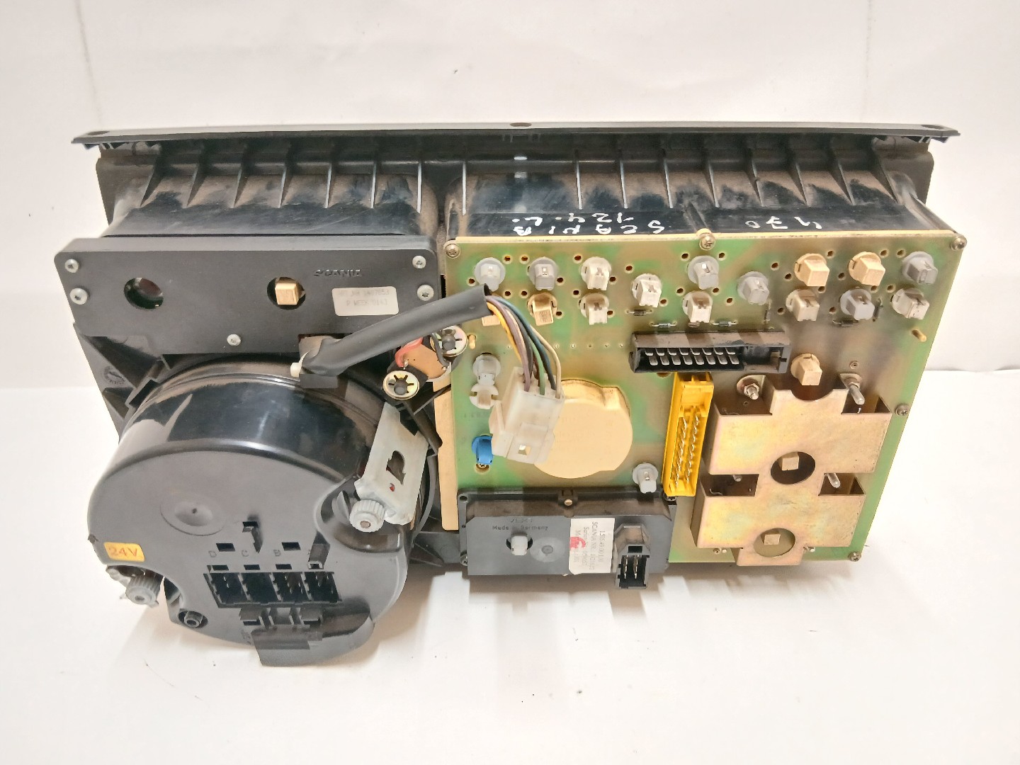 Quadrante SCANIA P,G,R,T - series | 03 -  Imagem-1