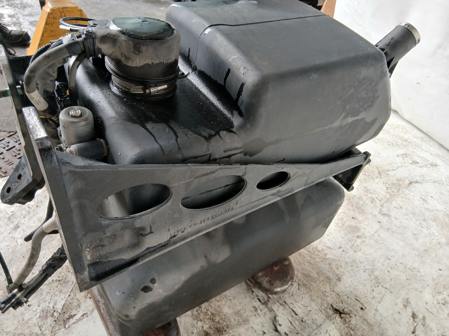 Deposito de AdBlue MAN TGX | 07 -  Imagem-2