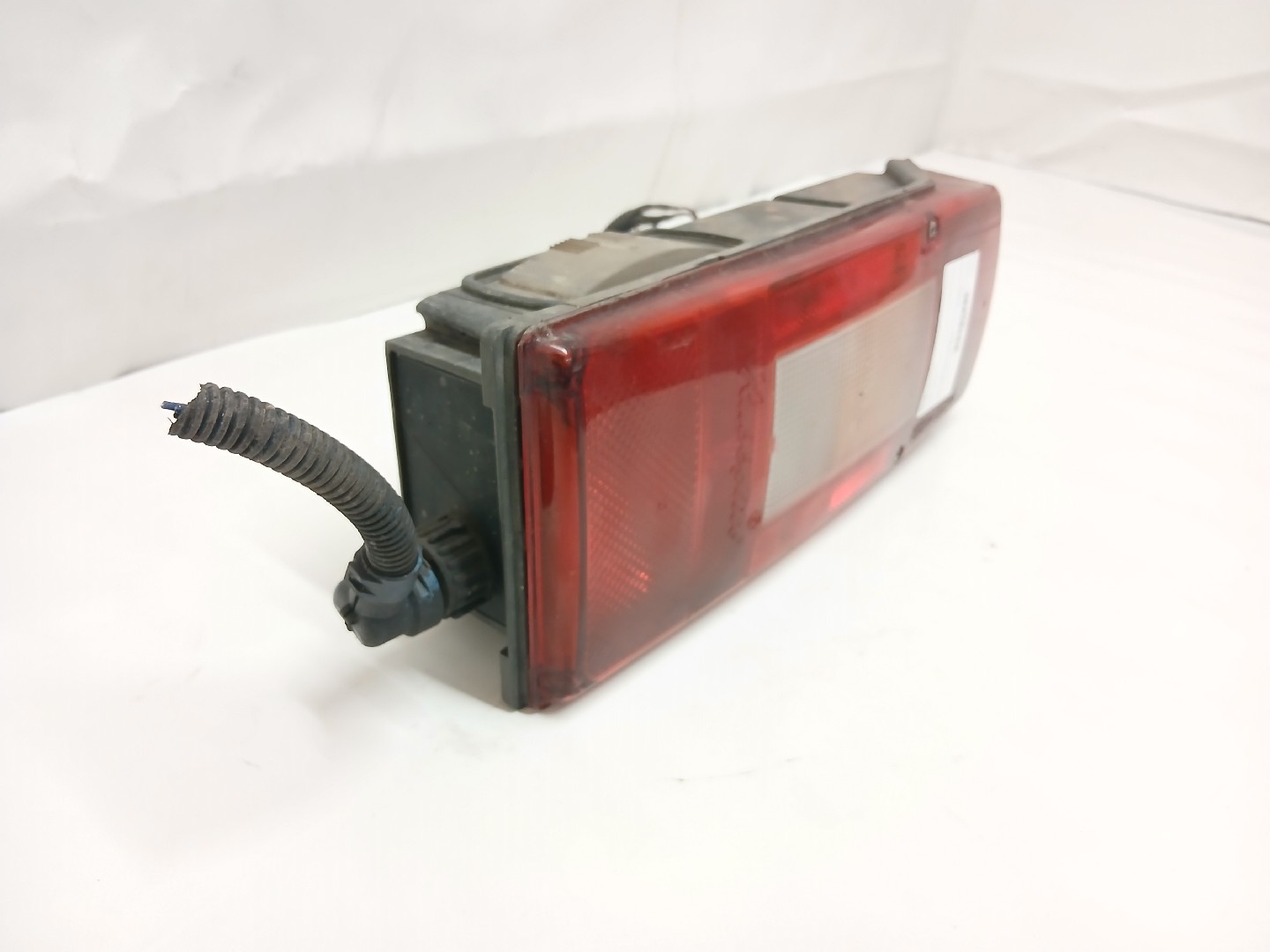 Farolim Stop Esq VOLVO FM 9 | 01 - 05 Imagem-2