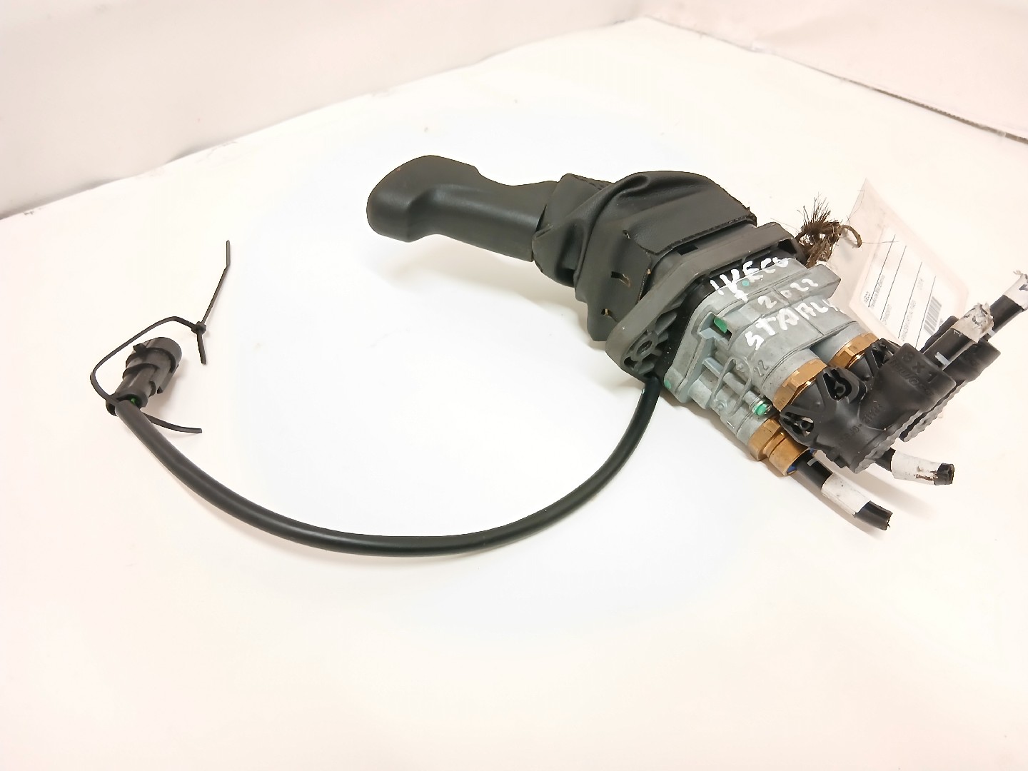 TRAVAO DE MAO ELETRICO IVECO Stralis | 12 -  Imagem-1