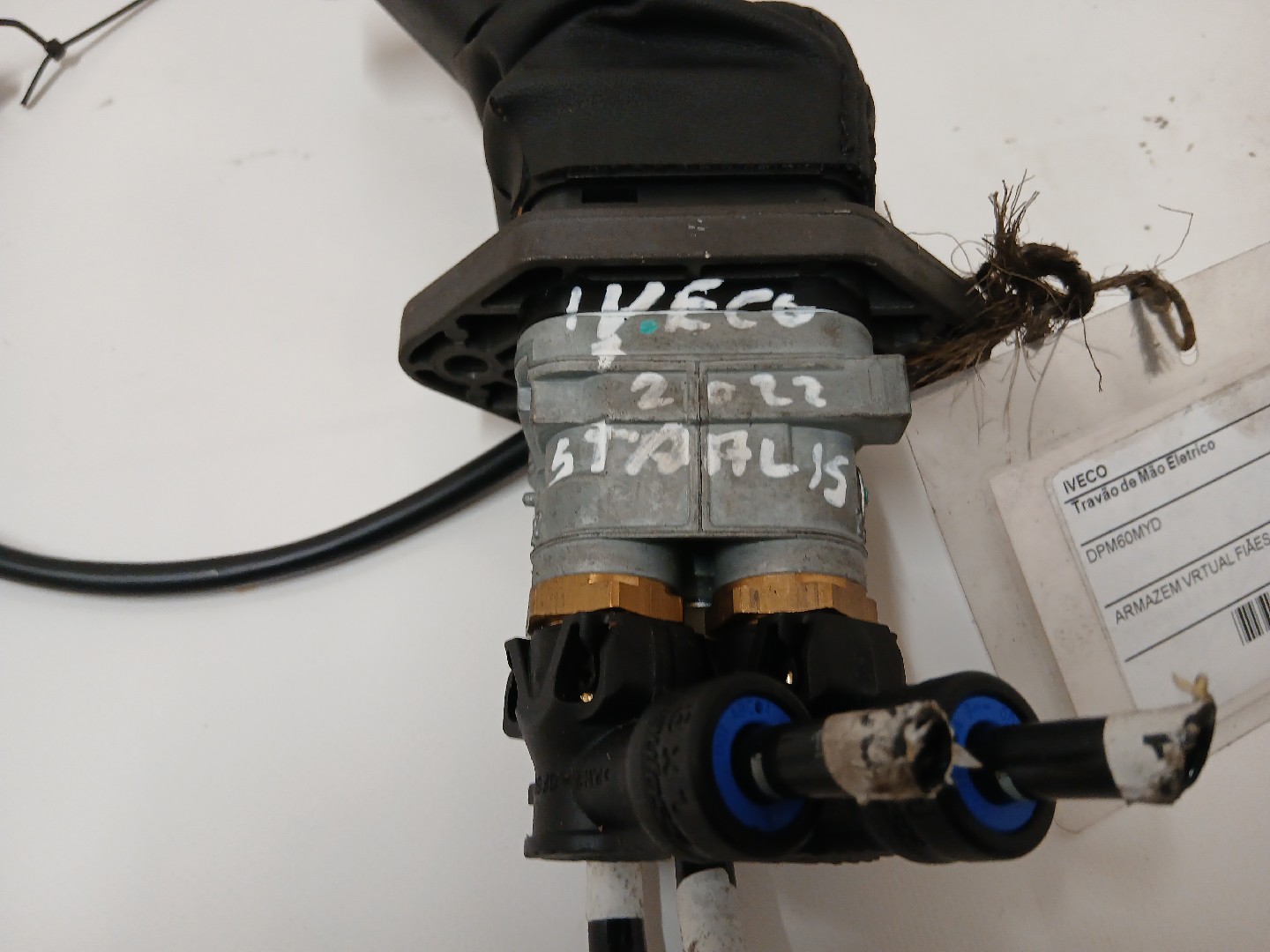 TRAVAO DE MAO ELETRICO IVECO Stralis | 12 -  Imagem-2