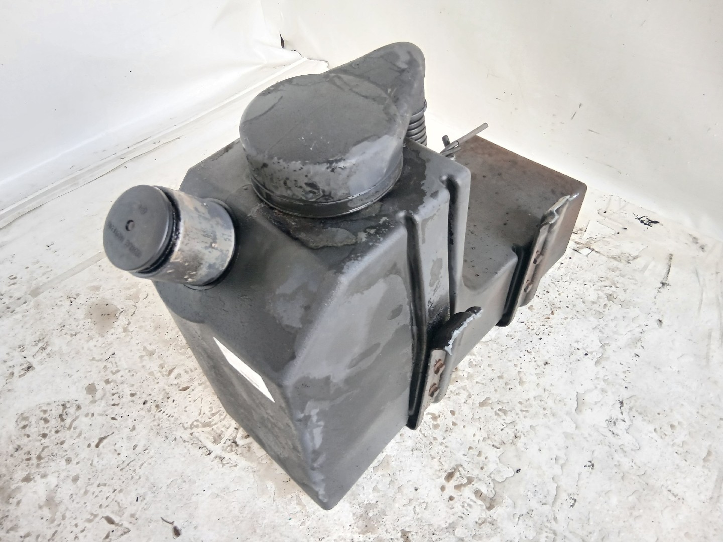 Deposito de AdBlue IVECO EuroCargo I-III | 91 - 15 Imagem-2