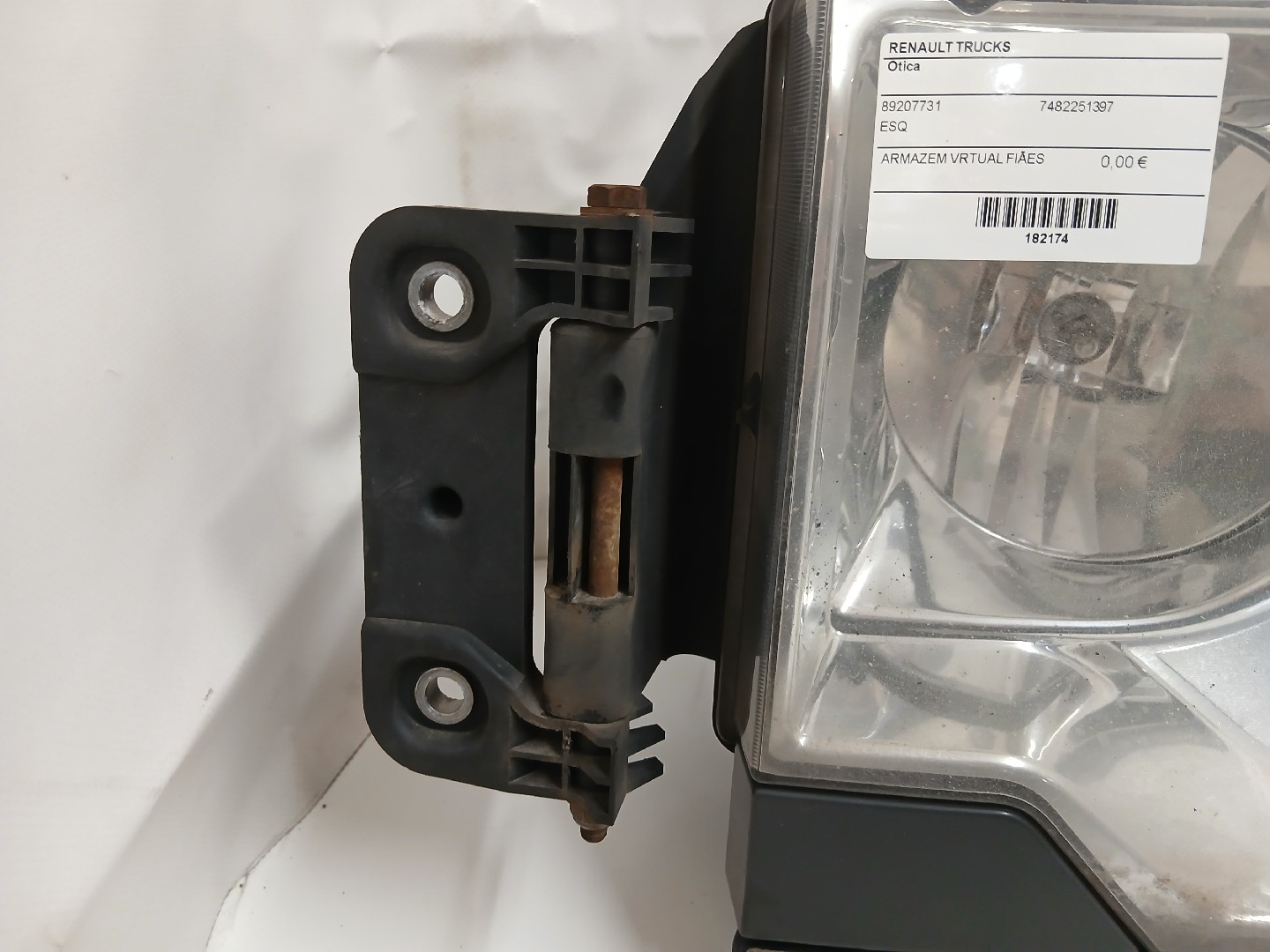 Otica RENAULT TRUCKS T-Serie | 13 -  Imagem-1