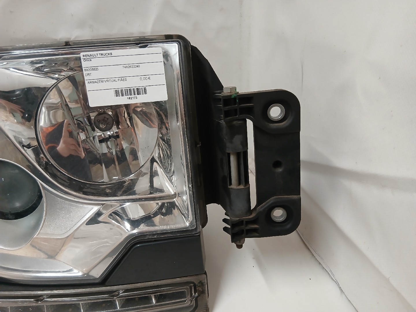 Otica RENAULT TRUCKS T-Serie | 13 -  Imagem-1